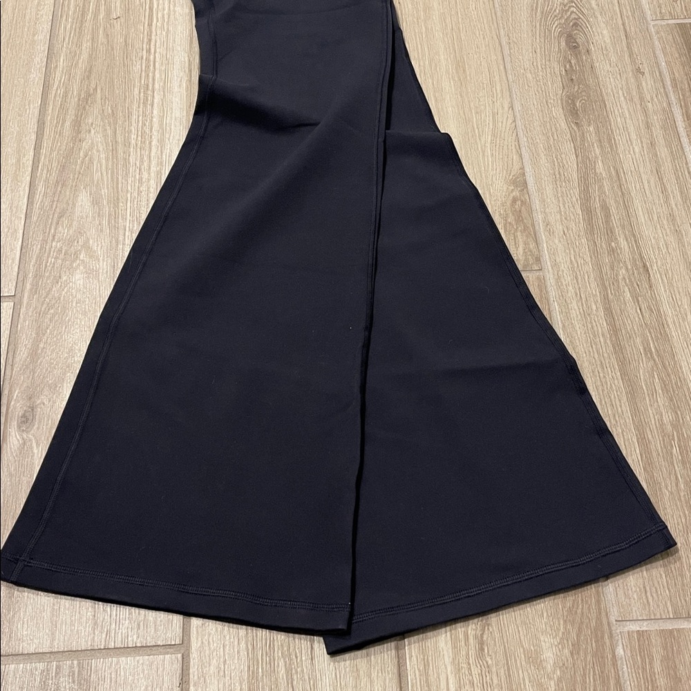 NWT Aritzia Wilfred Free Divinity kick Flare 1 pc Jumpsuit Black Sz L - Picture 5 of 8